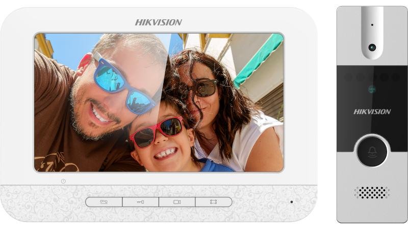 Kit videoportero Hikvision analógico con tres monitores